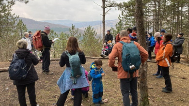 Rövid megemlékezés Hints Mikiről a március elsejei gyerekbarát túrán_FOTÓ Köblös Oszkár