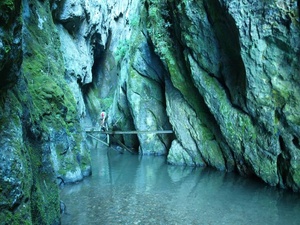 Szolcsvai-búvópatak-barlang