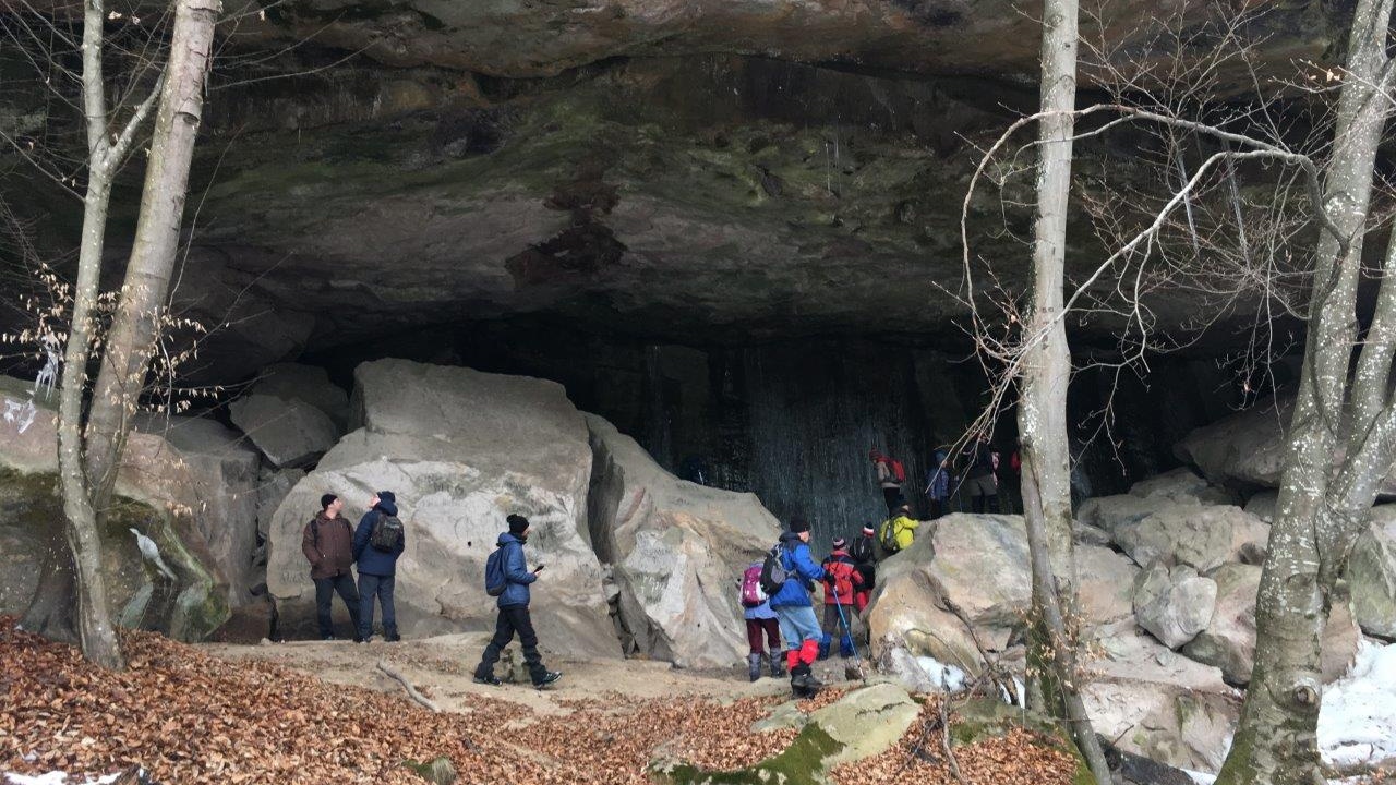 A túravezetőnk, Kiss Jani által elnevezett Barlang-völgyi jeges sziklavájat