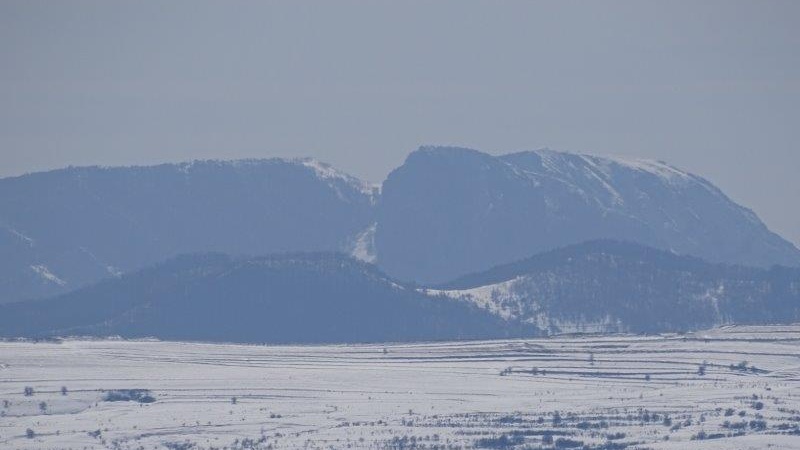 A Torockói-hegység északi része is feltűnik a távolban