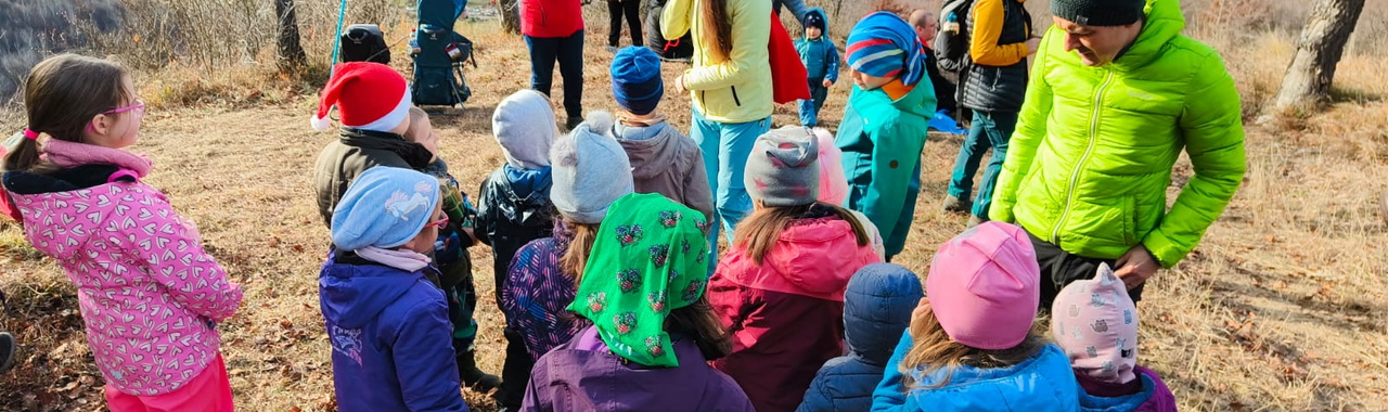 A Mikulás piros puttonya is előkerült a fák közül_FOTÓ Barabás Szabolcs