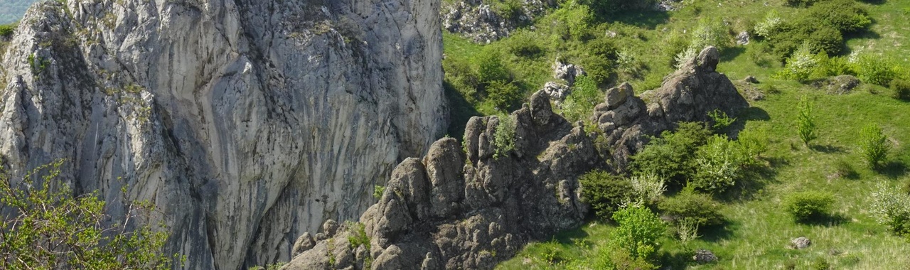 sziklaalakzatok