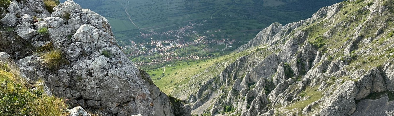 Pazar kilátás a Székelykőről Torockóra és az Ordaskőre