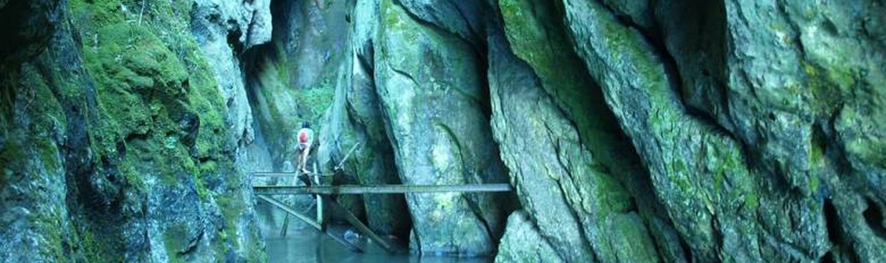Szolcsvai-búvópatak-barlang