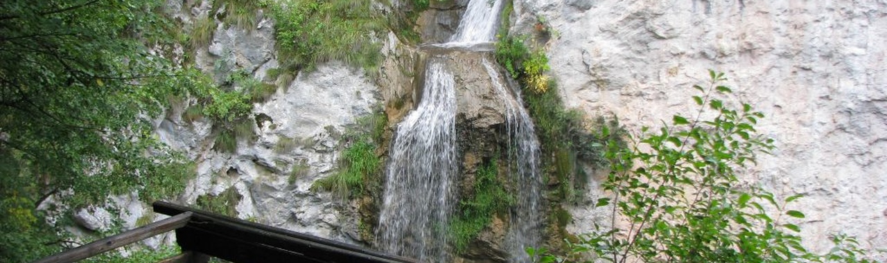 A Szolcsvai-búvópatak vízesése (Cascada Vânătările Ponorului)