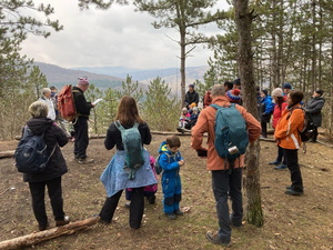 Rövid megemlékezés Hints Mikiről a március elsejei gyerekbarát túrán_FOTÓ Köblös Oszkár