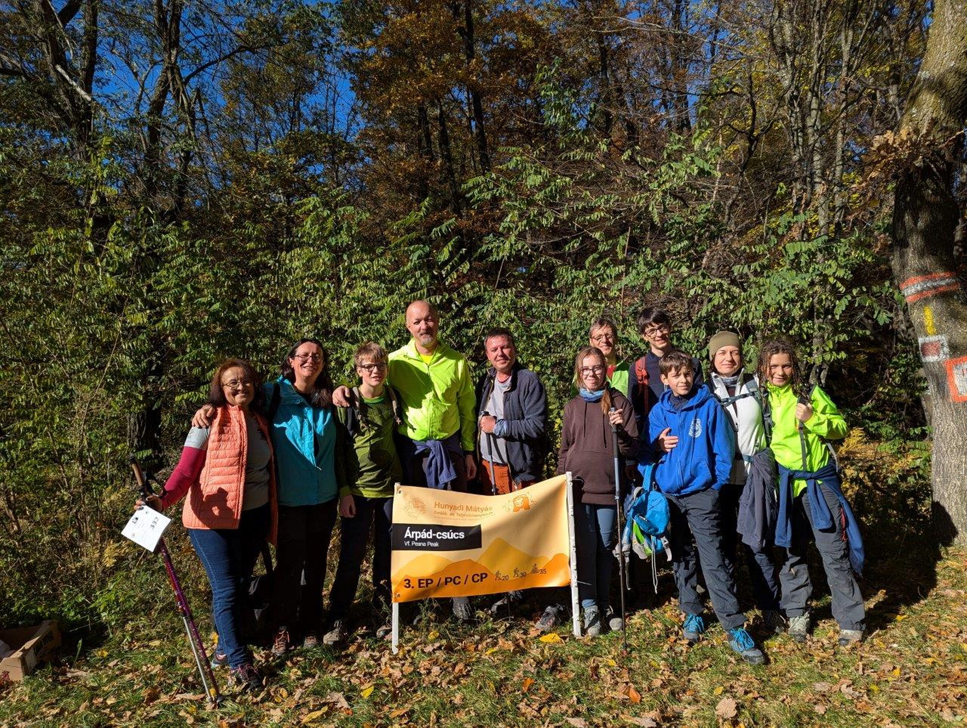 Az Árpád-csúcson a jól ismert látkép fogadott, de a csoportkép sem maradt el_FOTÓ Veres Ágnes