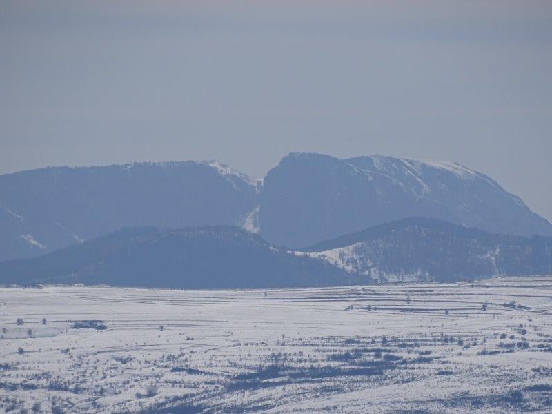 A Torockói-hegység északi része is feltűnik a távolban
