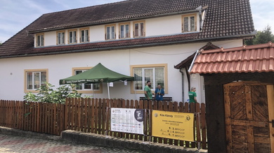 A zsoboki ellenőrzőpontnál energiapótlókkal várták a fáradt túrázókat (és az éhes szervezőket).