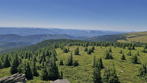 A Zengőkövekhez érve pihenőt tartottunk és megcsodáltuk az Aranyos-völgy panorámáját_FOTÓ Gál Réka
